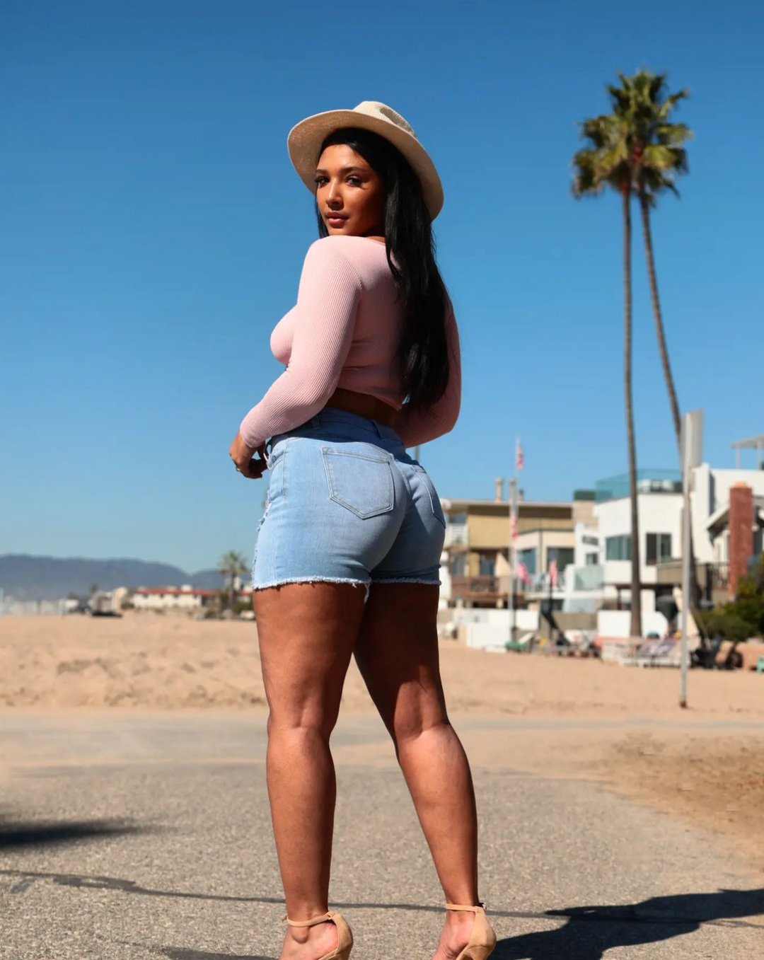 Sarah - Pantaloncini midi distrutti a vita alta