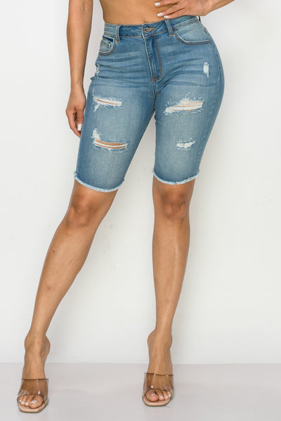 Lucy - High Rise Destructed Fray Bermudas